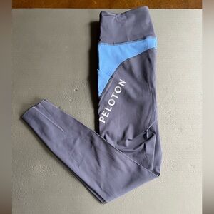 Peloton Tulip Hem Pocket Legging - Grey, Blue. XS/S. Fit like Small.